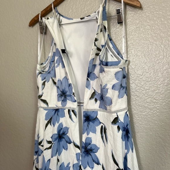 Zahara Blue and White Floral Print Midi Dress - Picture 7 of 10